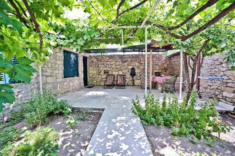 Garden Apartment Hotel - Genel