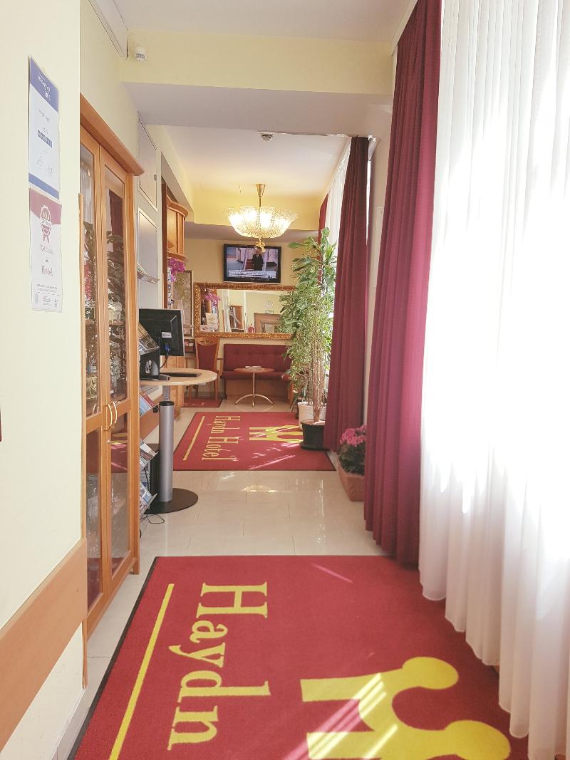 Hotel Pension Haydn - Lobi