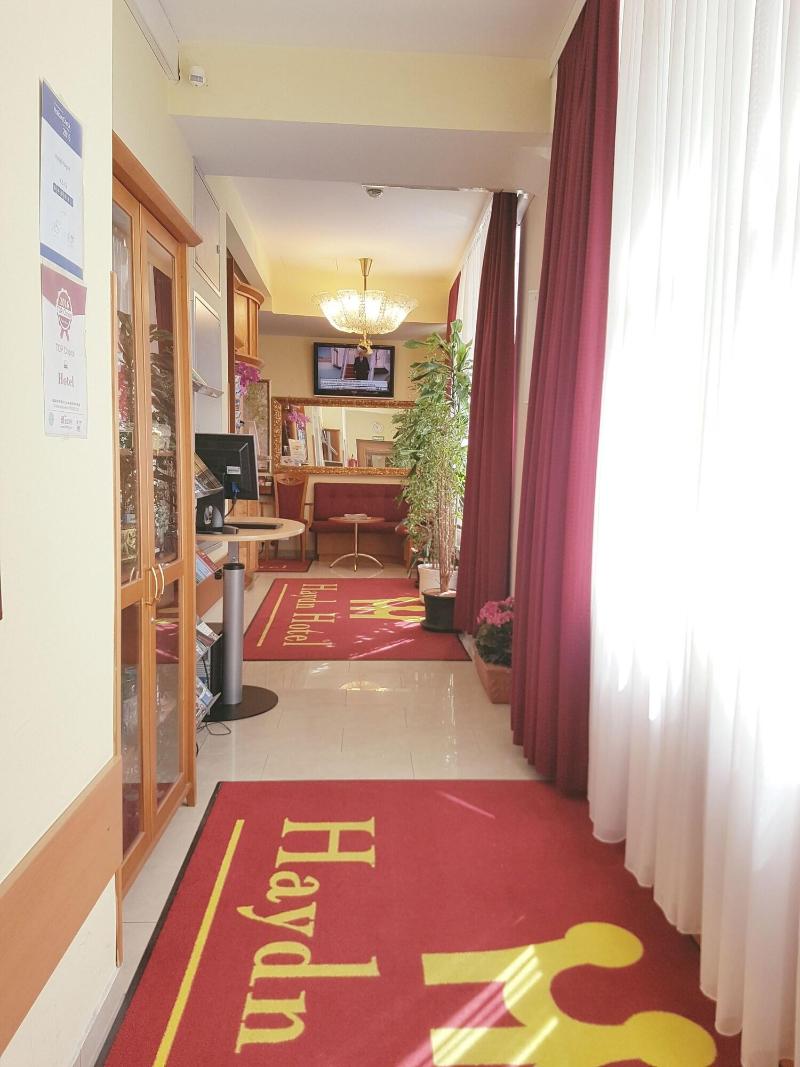 Hotel Pension Haydn - Lobi