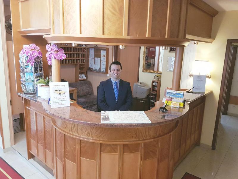 Hotel Pension Haydn - Lobi