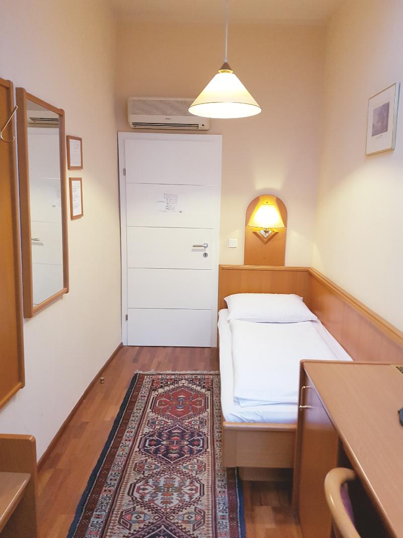 Hotel Pension Haydn - Oda