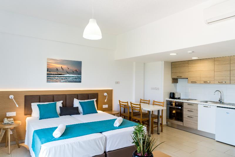 Helios Bay Hotel Apts & Villas - Oda