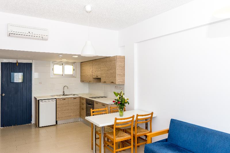 Helios Bay Hotel Apts & Villas - Oda