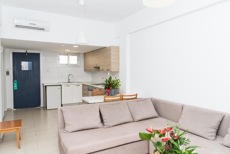 Helios Bay Hotel Apts & Villas - Oda