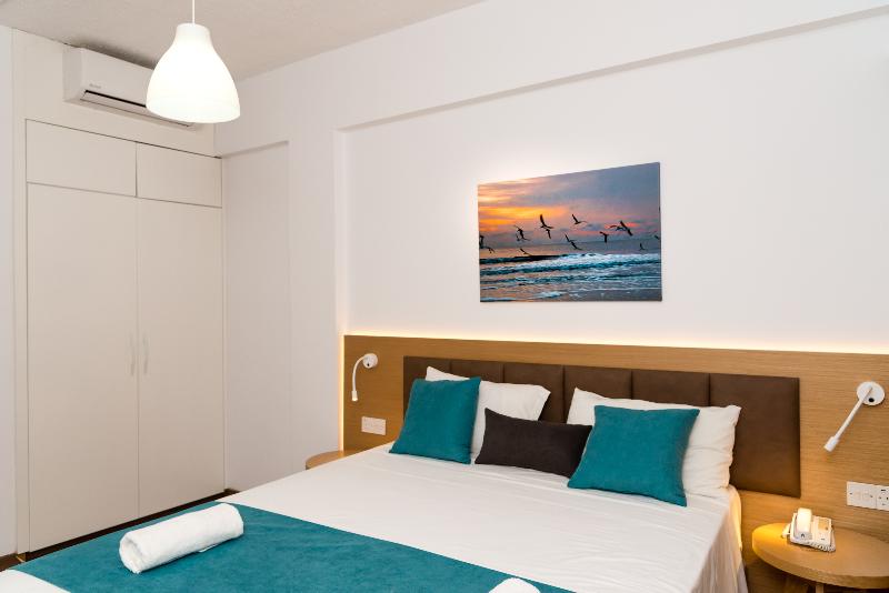 Helios Bay Hotel Apts & Villas - Oda
