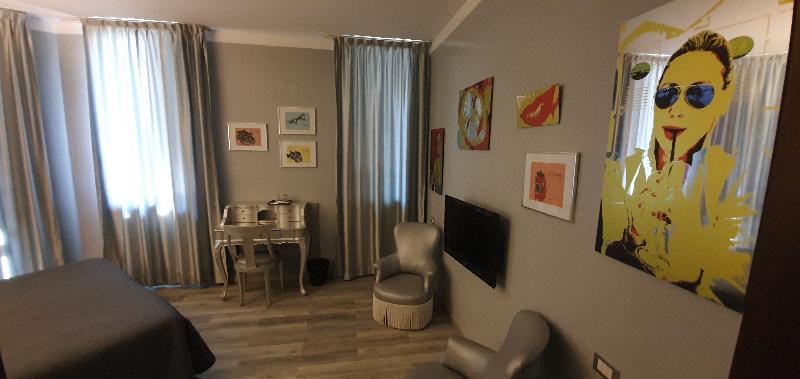Admiral Hotel - Genel