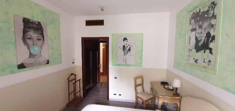 Admiral Hotel - Genel