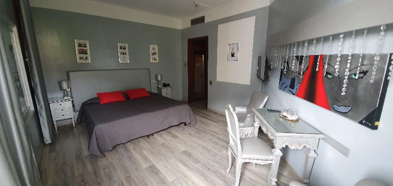 Admiral Hotel - Genel