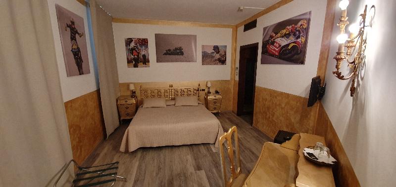 Admiral Hotel - Genel
