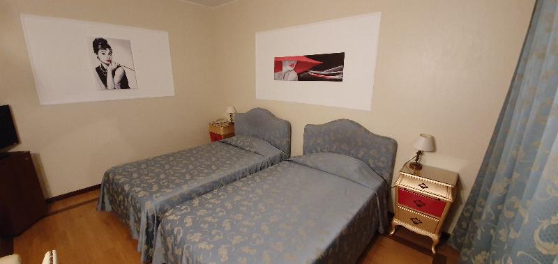 Admiral Hotel - Genel