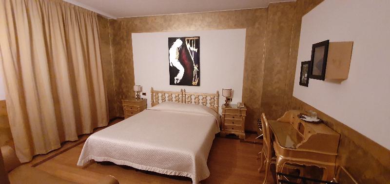 Admiral Hotel - Genel