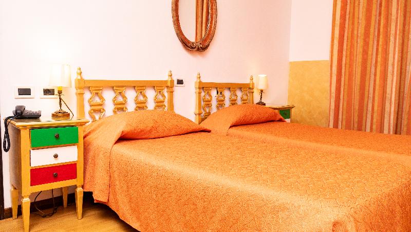 Admiral Hotel - Genel