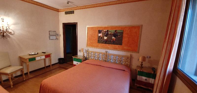 Admiral Hotel - Genel
