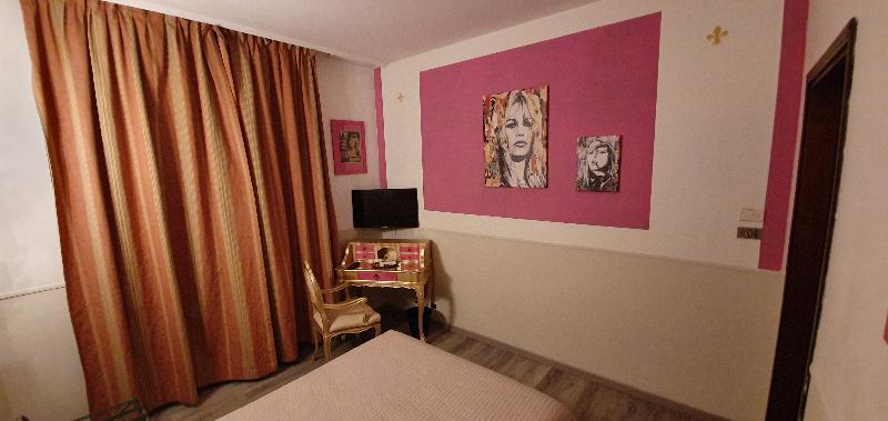 Admiral Hotel - Genel