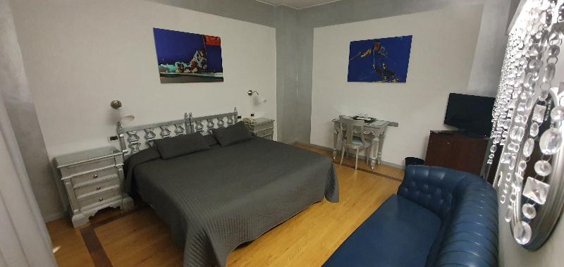 Admiral Hotel - Genel