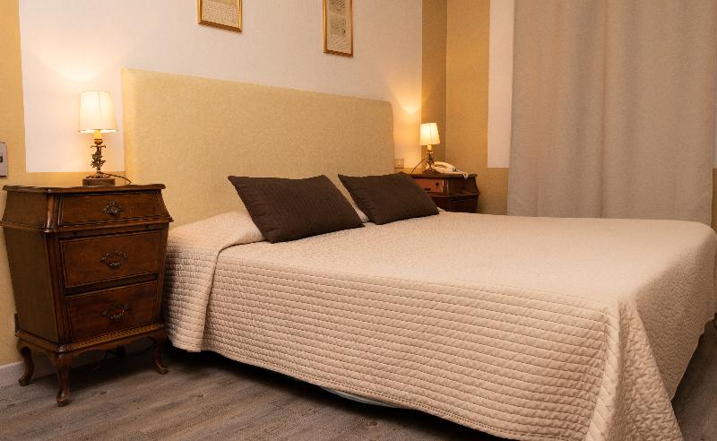 Admiral Hotel - Genel