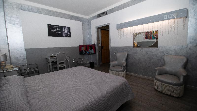 Admiral Hotel - Genel