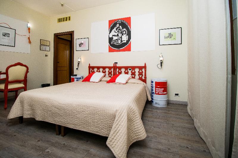 Admiral Hotel - Genel