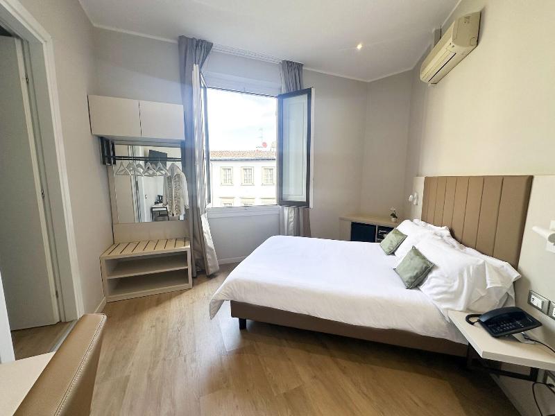 Hotel Giappone - Genel