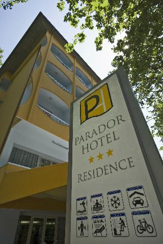 Parador Hotel Residence