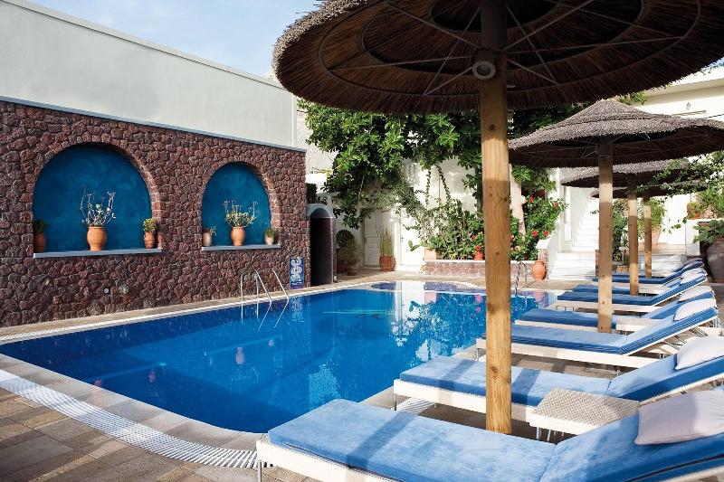 Elixir Studios - Havuz