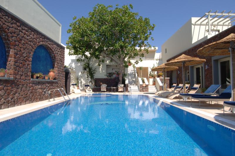 Elixir Studios - Havuz