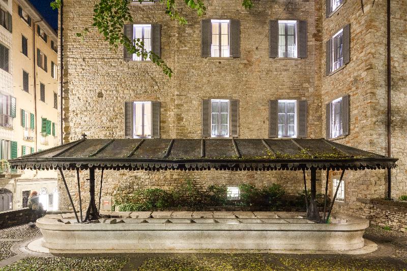 Gombit Hotel - Genel