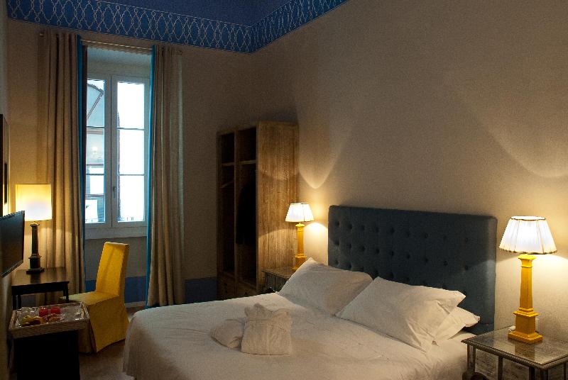 Black 5 Florence Suite - Oda