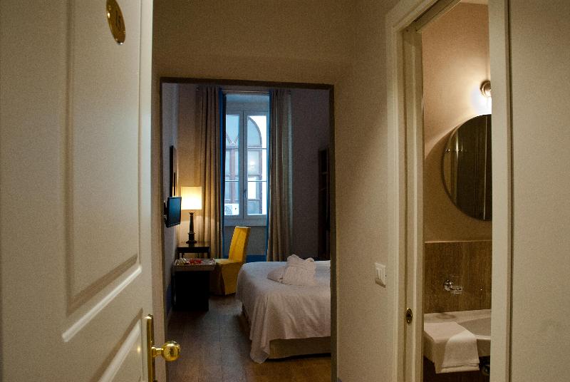 Black 5 Florence Suite - Oda