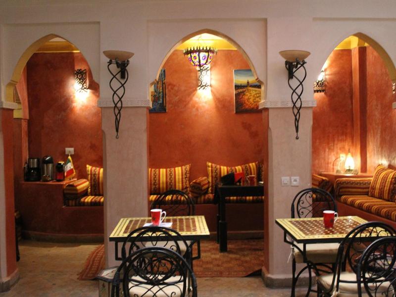 Riad Mboja - Lobi