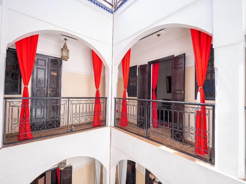 Riad Mboja - Lobi