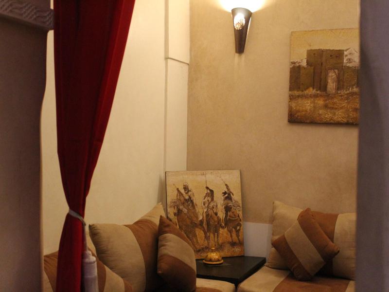 Riad Mboja - Lobi