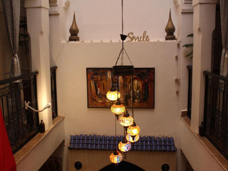 Riad Mboja - Lobi