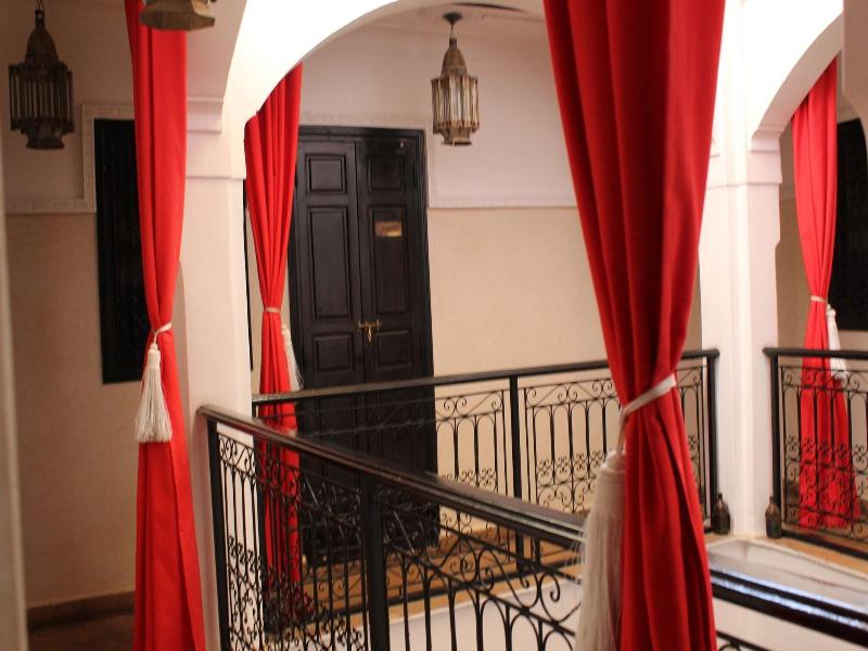 Riad Mboja - Lobi