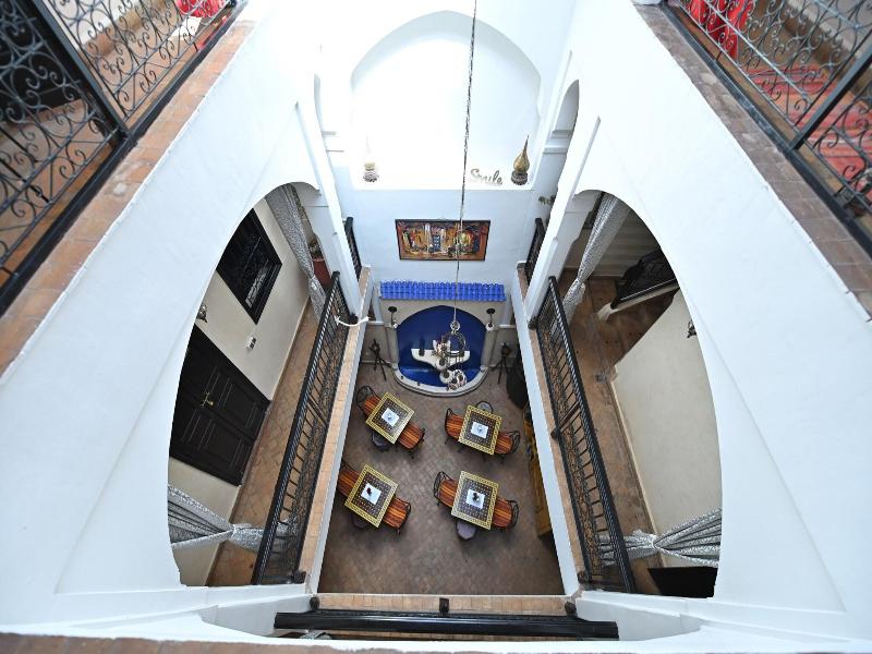 Riad Mboja - Lobi
