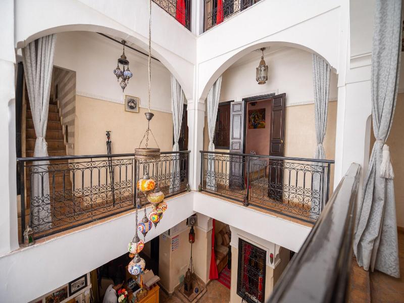Riad Mboja - Lobi