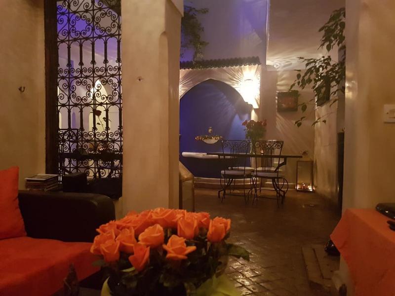 Riad Mboja - Genel