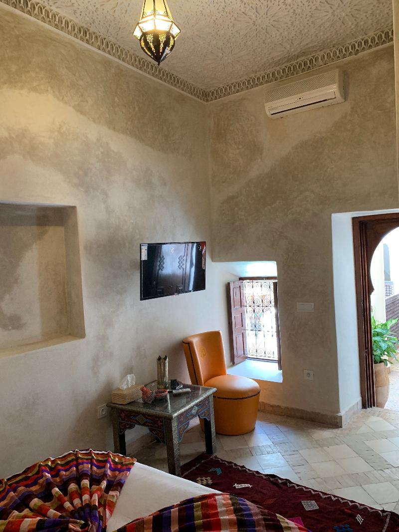 Riad Abaka by Ghali - Oda