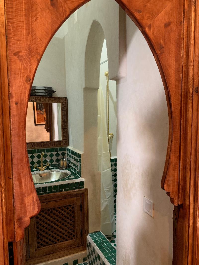 Riad Abaka by Ghali - Oda