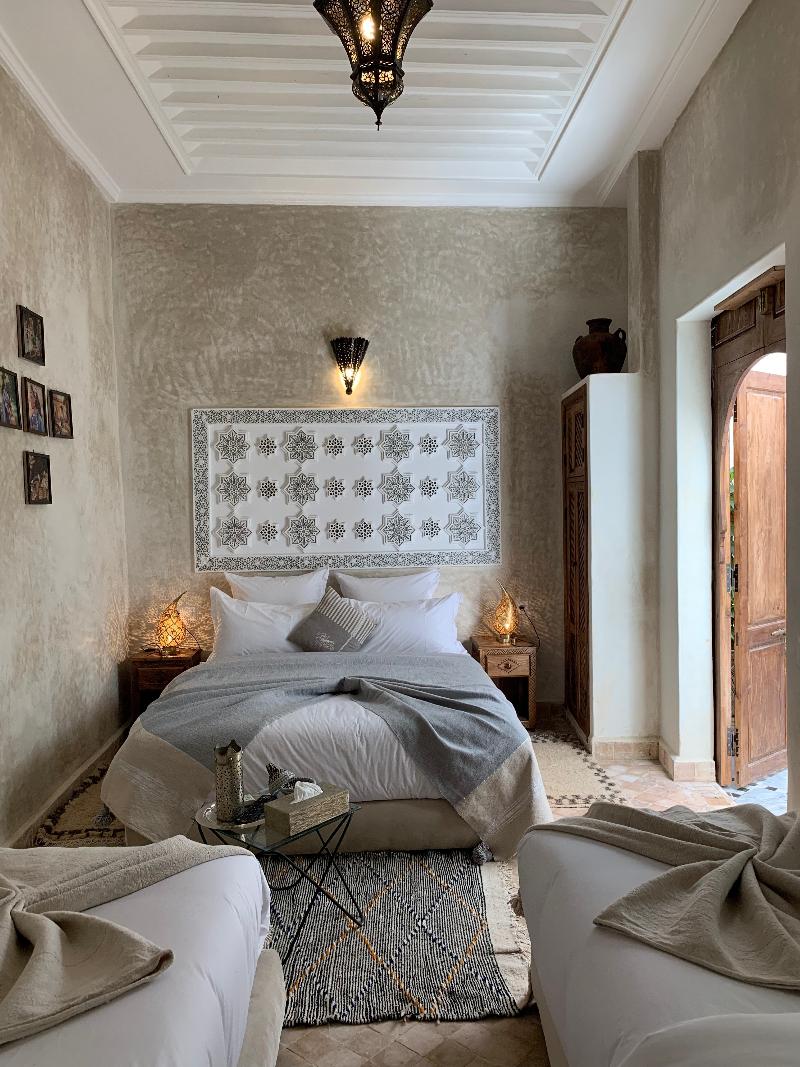 Riad Abaka by Ghali - Oda