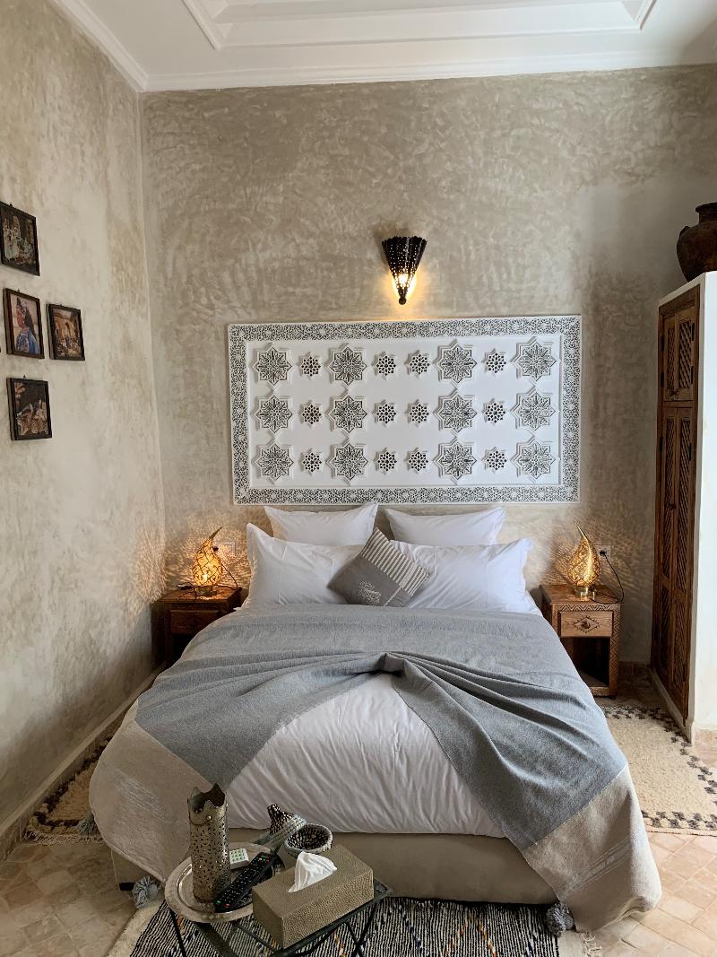 Riad Abaka by Ghali - Oda