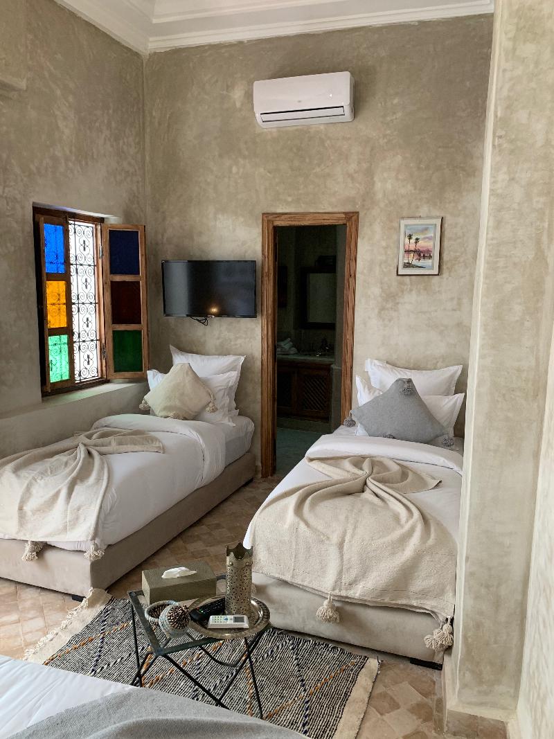 Riad Abaka by Ghali - Oda