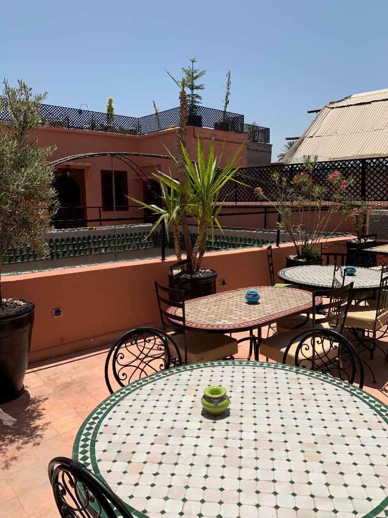 Riad Abaka by Ghali - Oda