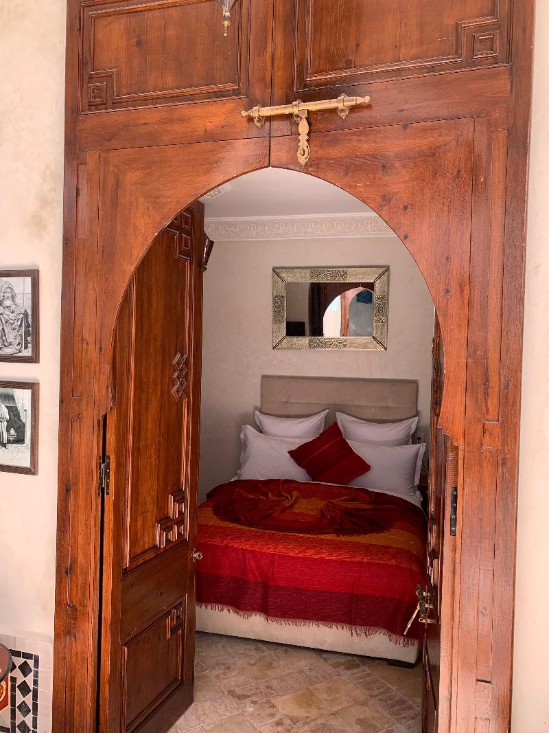 Riad Abaka by Ghali - Oda