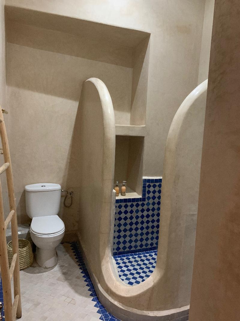 Riad Abaka by Ghali - Oda