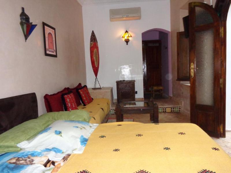 Riad Sesame - Genel