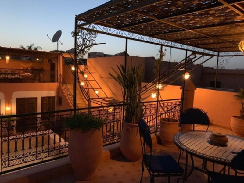 Riad Nora - Genel