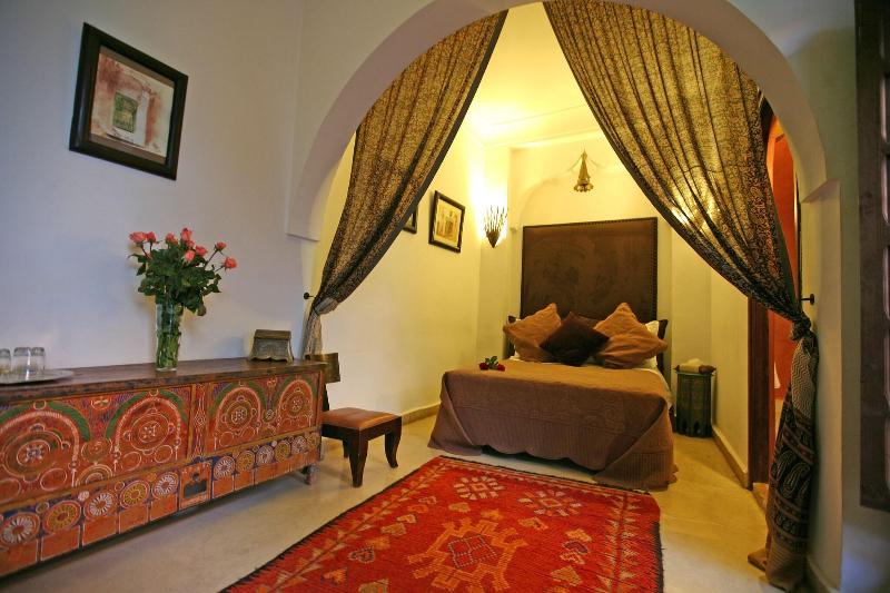 Riad Laora - Oda