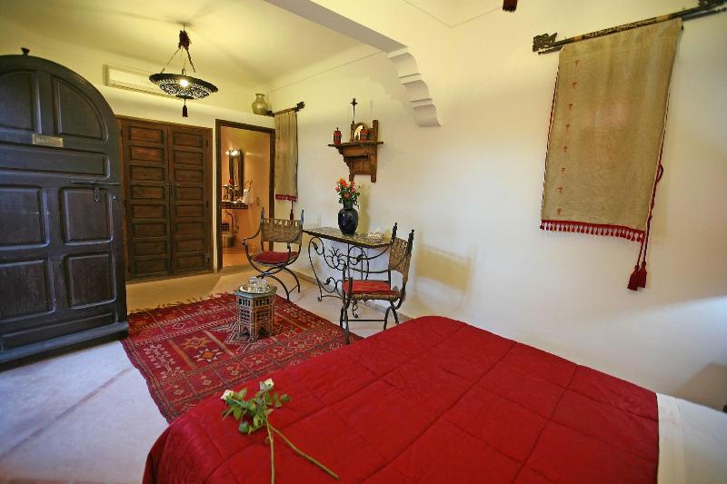 Riad Laora - Oda