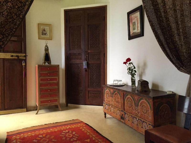 Riad Laora - Oda
